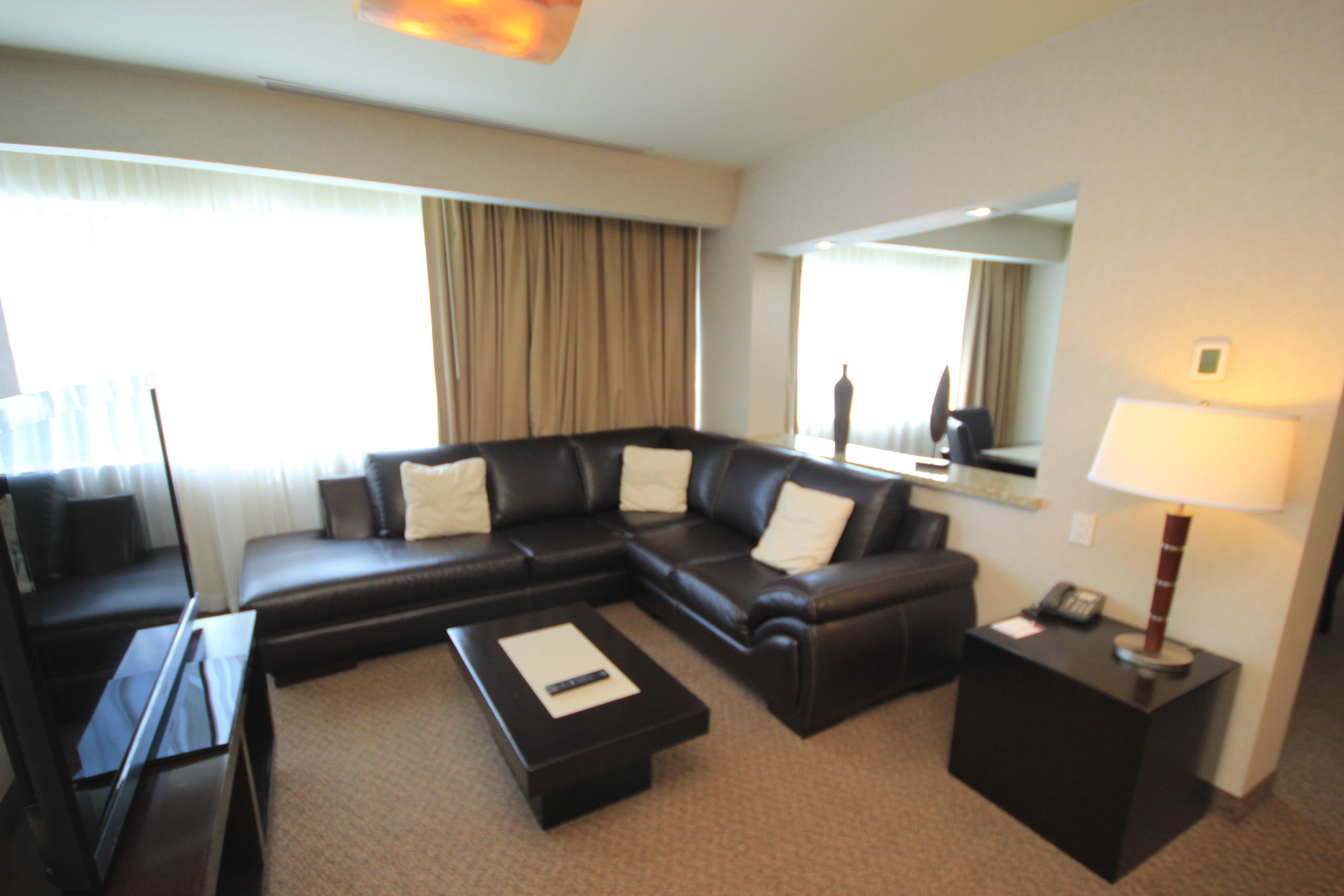 Crowne Plaza Leon By Ihg Hotel Exterior photo